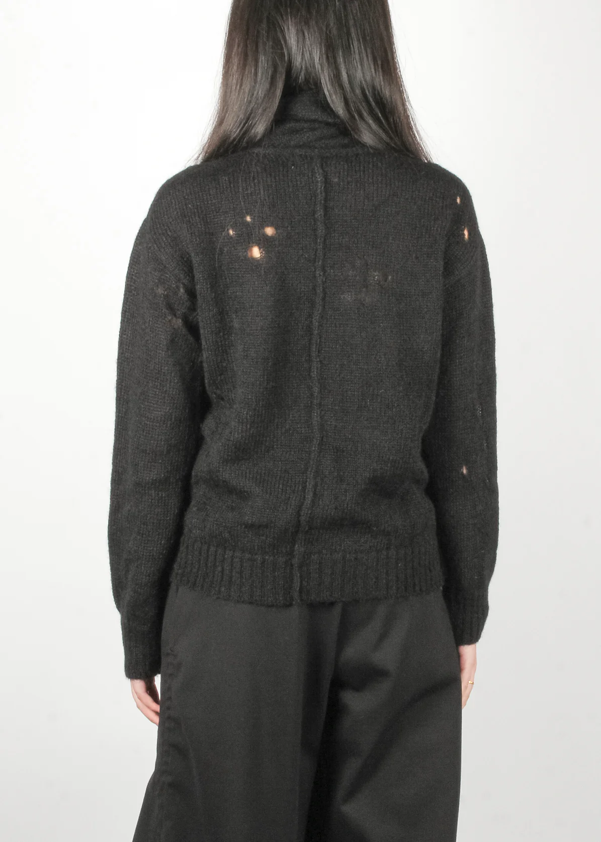 AR02 0265 Knitted Cardigan Black - Image 3