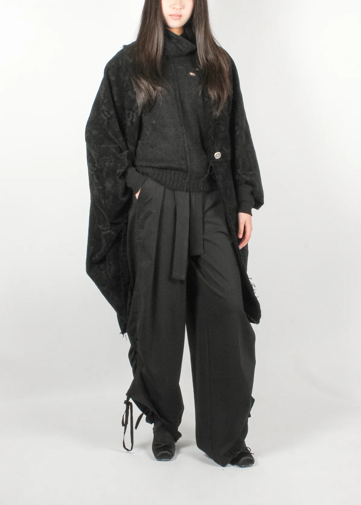 AR02 0265 Knitted Cardigan Black - Image 4