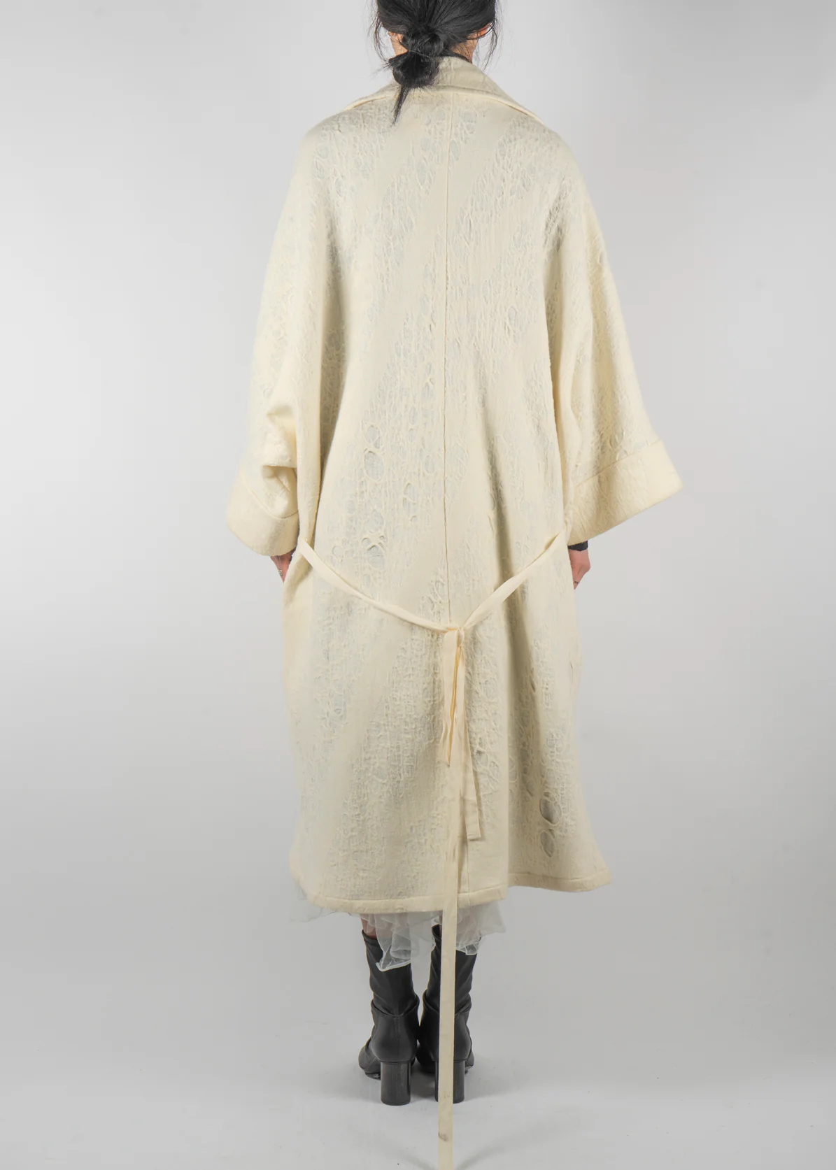 A363 Oversized Coat Beige - Image 3