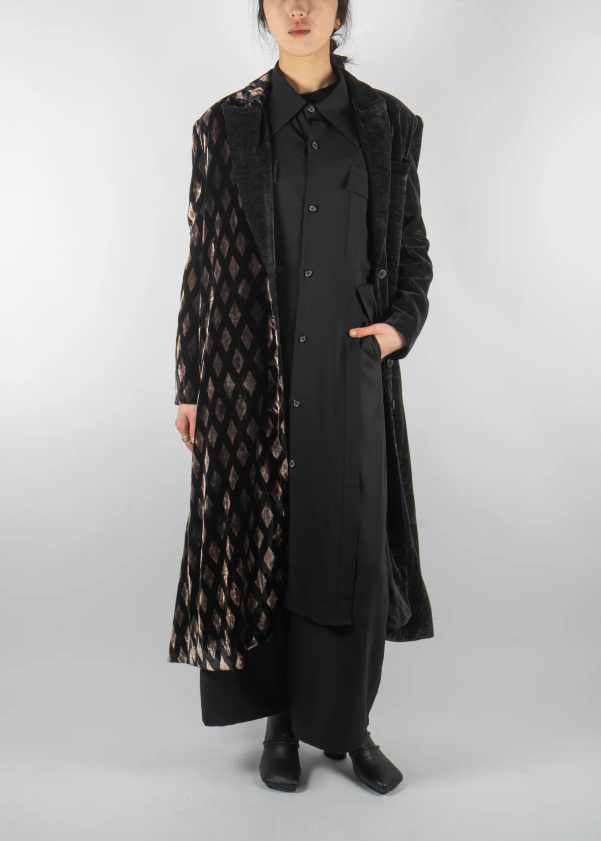 C521 Ying Yang Coat Brown Black - Image 4