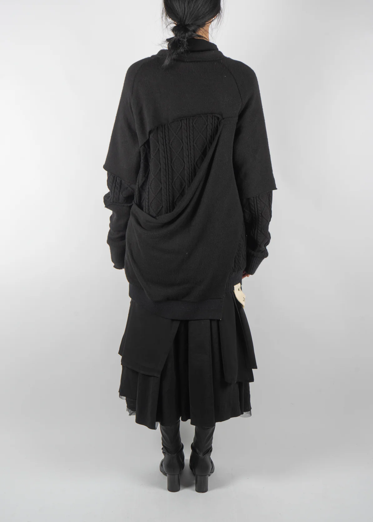 C532 Long Buttoned Sweater Black - Image 3