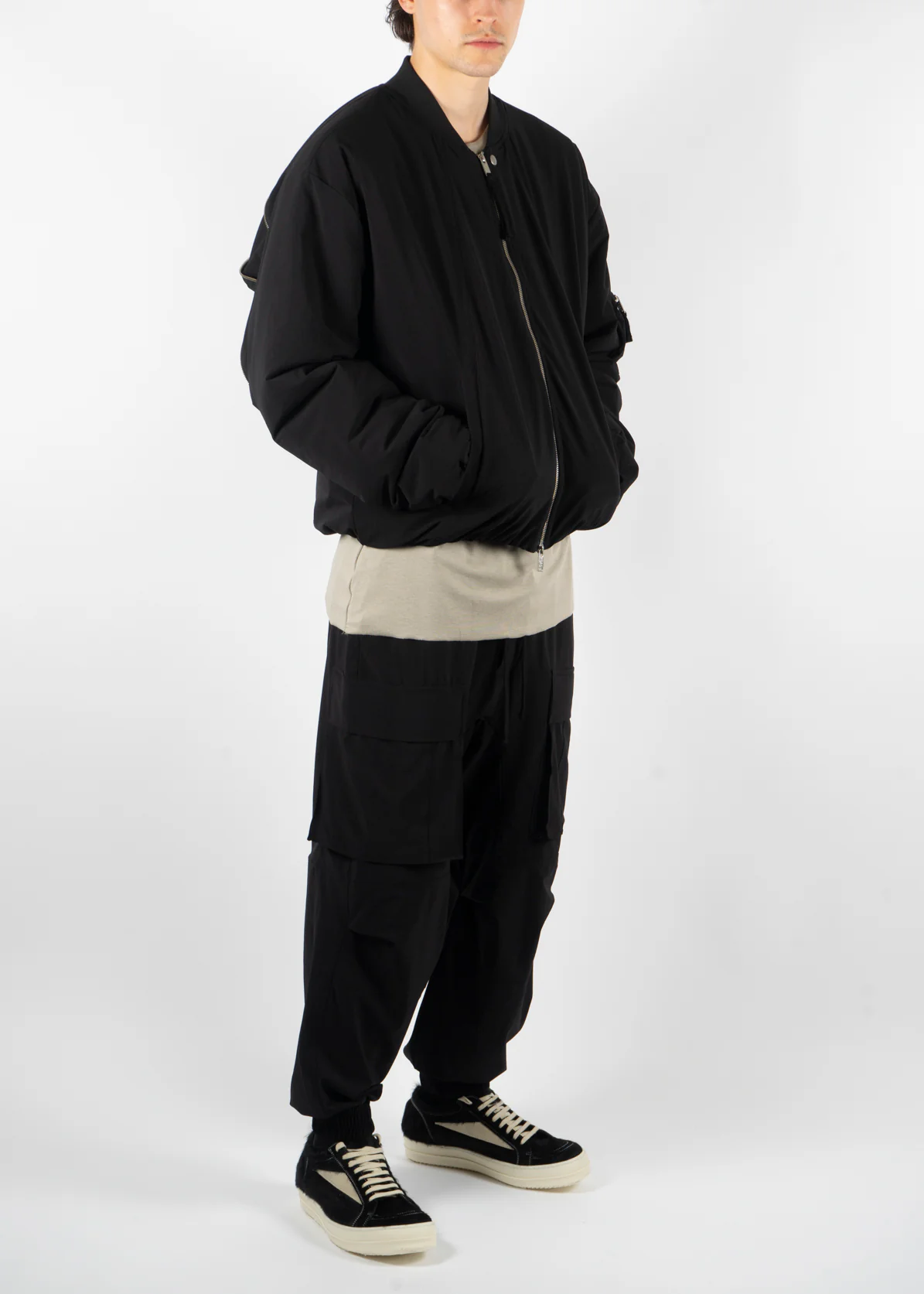 M ST 451 Cargo Trouser Black - Image 5
