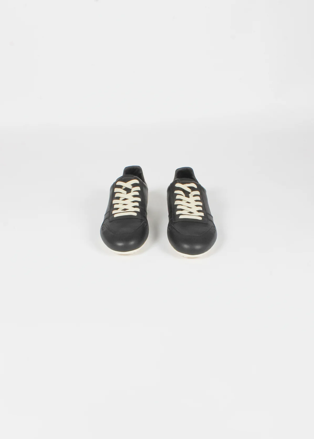 Minimal Sneaker Black Milk - Image 3