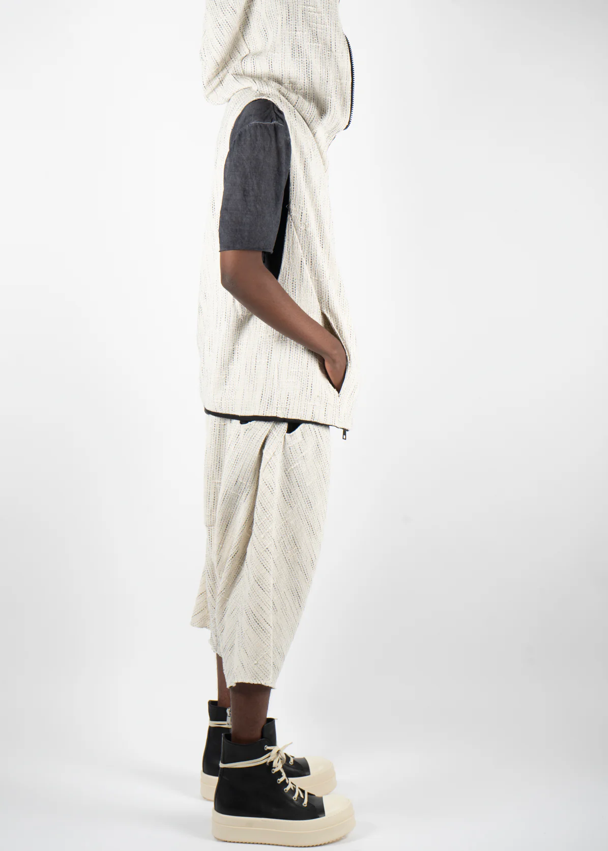 MLM103 Gilet White - Image 4
