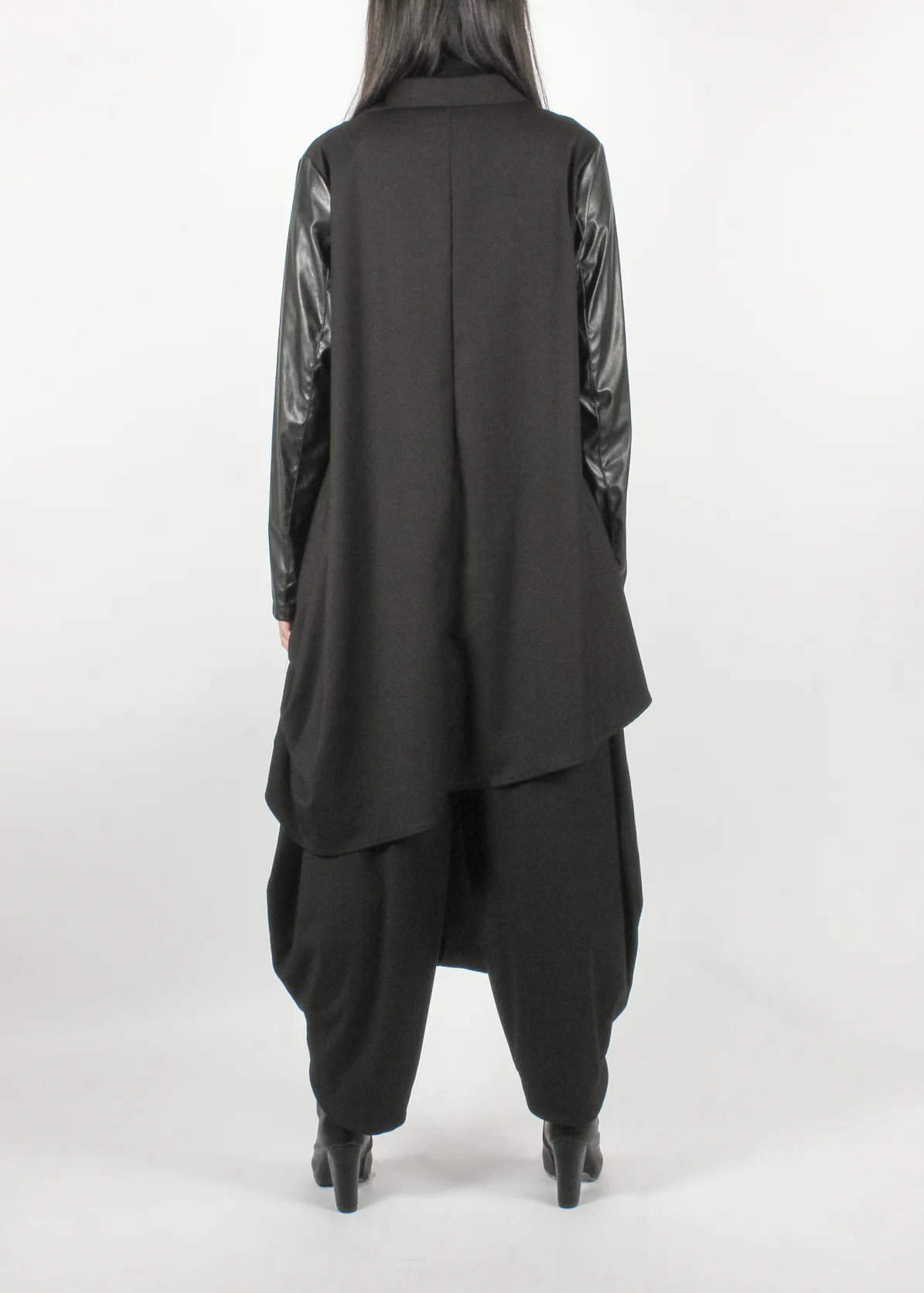 4R W5179 Asymmetric Jacket Black - Image 3
