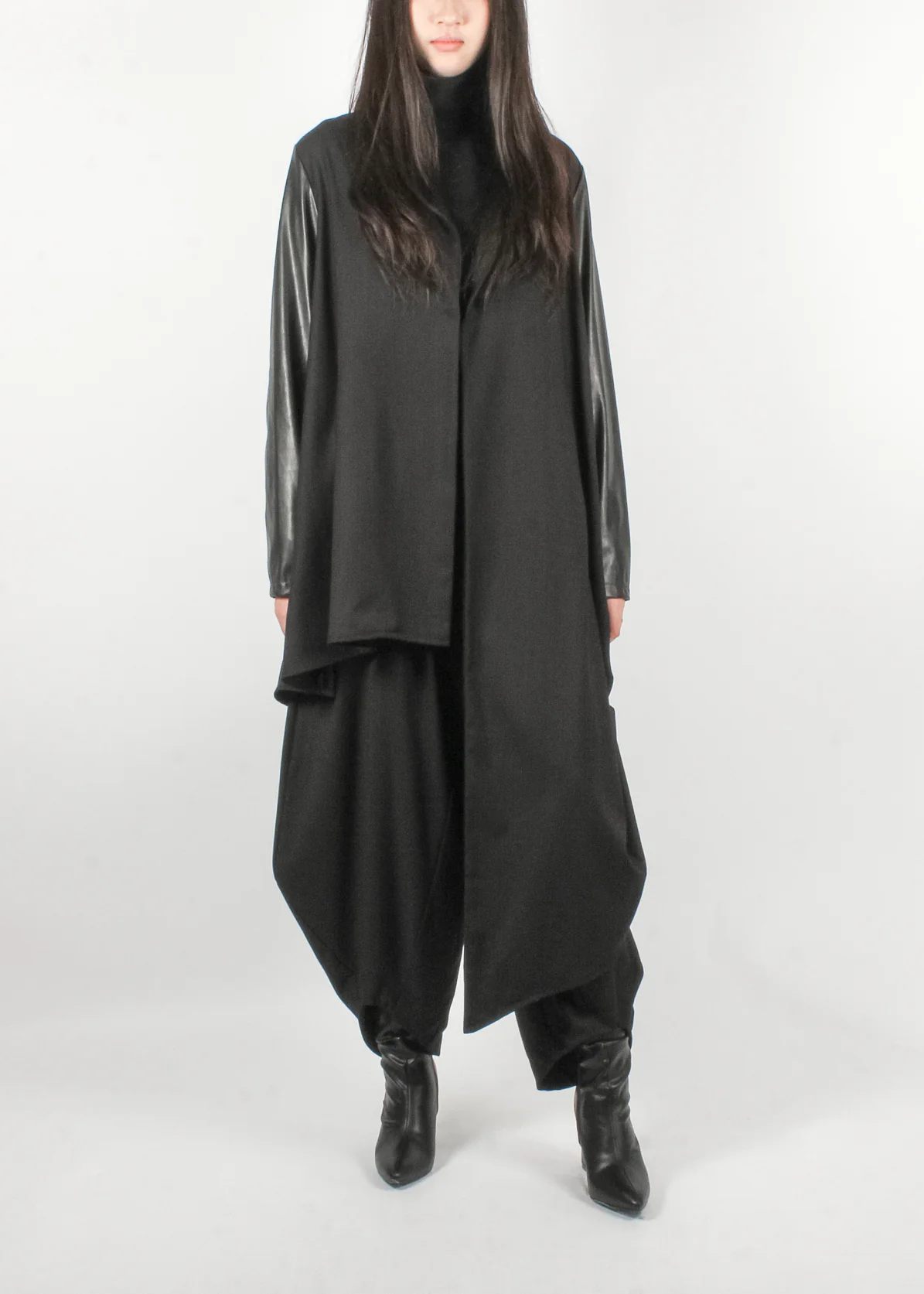 4R W5179 Asymmetric Jacket Black - Image 4